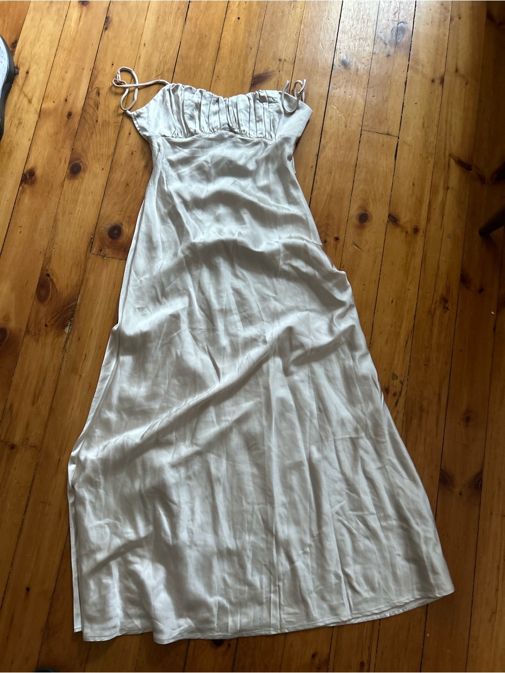 Reality silky cream midi dress medium